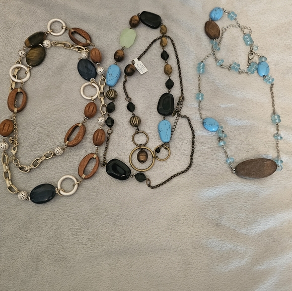 3 Lia Sophia Necklaces - Picture 5 of 10